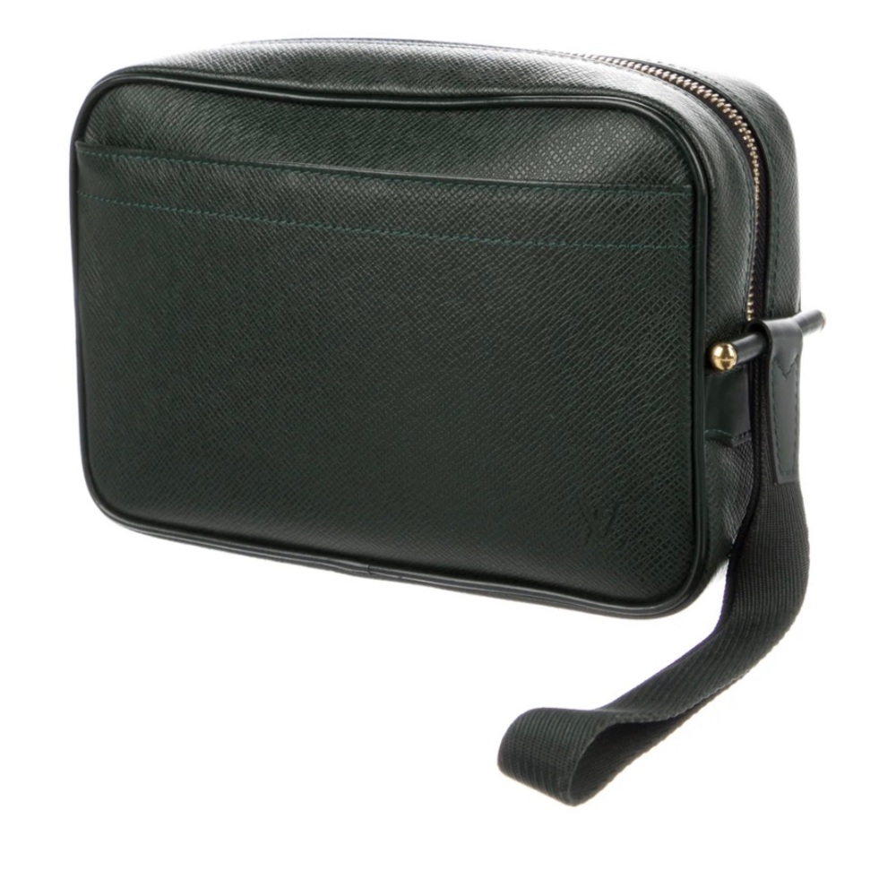 Taiga Leather Pochette Calga Louis vuitton